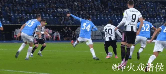 孔塞桑被抱摔,裁判无动于衷! 孔塞桑被抱摔,裁判无动于衷!