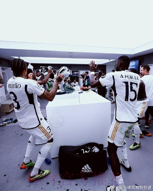 米利唐社媒:伯纳乌又一个难忘的夜晚 冲向第15冠 米利唐社媒:伯纳乌又一个难忘的夜晚 冲向第15冠